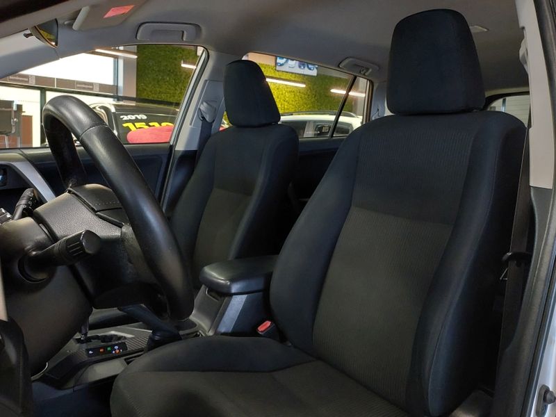 Toyota RAV4 2.0 4X2 16V GASOLINA 4P AUTOMÁTICO 2014/2014 BETIOLO NOVOS E SEMINOVOS LAJEADO / Carros no Vale