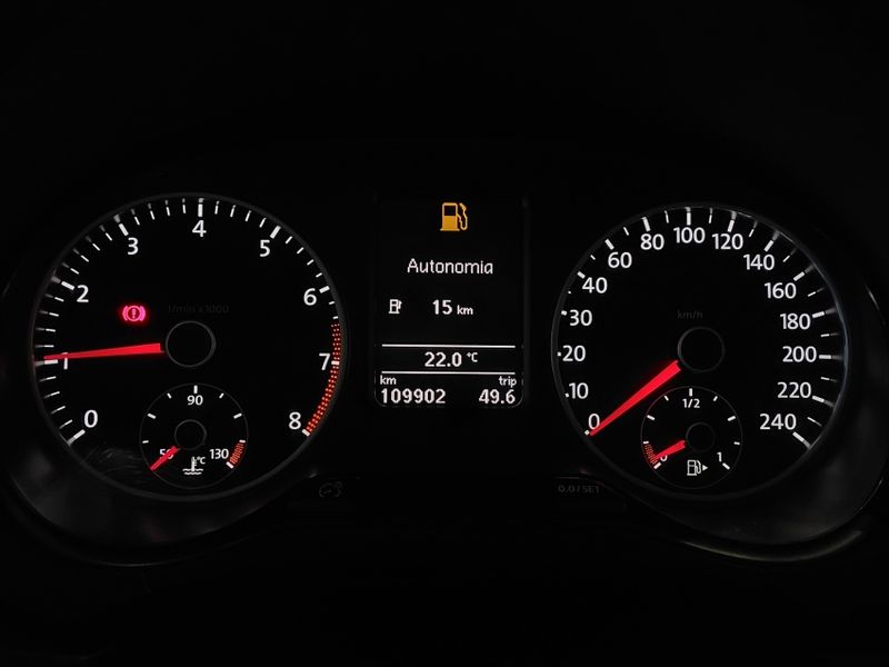 Volkswagen CROSSFOX 1.6 MI FLEX 8V 4P MANUAL 2011/2012 BETIOLO NOVOS E SEMINOVOS LAJEADO / Carros no Vale