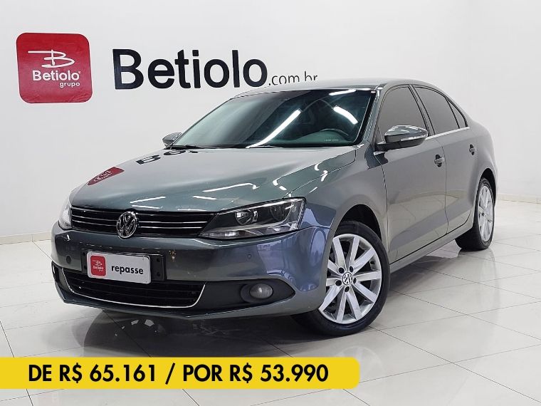 Volkswagen JETTA 2.0 COMFORTLINE FLEX 4P TIPTRONIC 2014/2014 BETIOLO NOVOS E SEMINOVOS LAJEADO / Carros no Vale