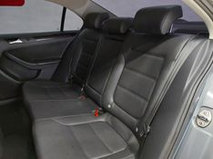 Volkswagen JETTA 2.0 COMFORTLINE FLEX 4P TIPTRONIC 2014/2014 BETIOLO NOVOS E SEMINOVOS LAJEADO / Carros no Vale
