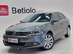Volkswagen JETTA 2.0 COMFORTLINE FLEX 4P TIPTRONIC 2014/2014 BETIOLO NOVOS E SEMINOVOS LAJEADO / Carros no Vale