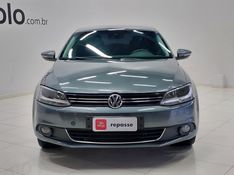 Volkswagen JETTA 2.0 COMFORTLINE FLEX 4P TIPTRONIC 2014/2014 BETIOLO NOVOS E SEMINOVOS LAJEADO / Carros no Vale
