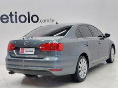 Volkswagen JETTA 2.0 COMFORTLINE FLEX 4P TIPTRONIC 2014/2014 BETIOLO NOVOS E SEMINOVOS LAJEADO / Carros no Vale