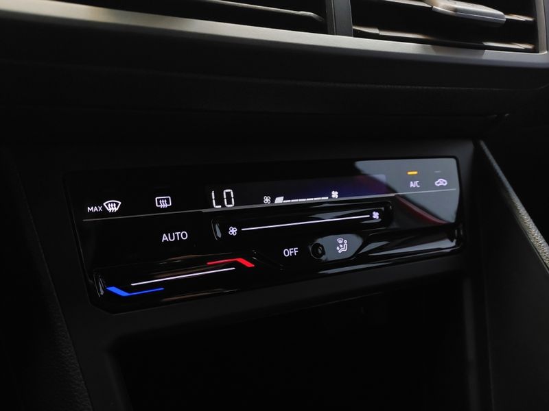 Volkswagen NIVUS 1.0 200 TSI TOTAL FLEX HIGHLINE AUTOMÁTICO 2022/2022 BETIOLO NOVOS E SEMINOVOS LAJEADO / Carros no Vale