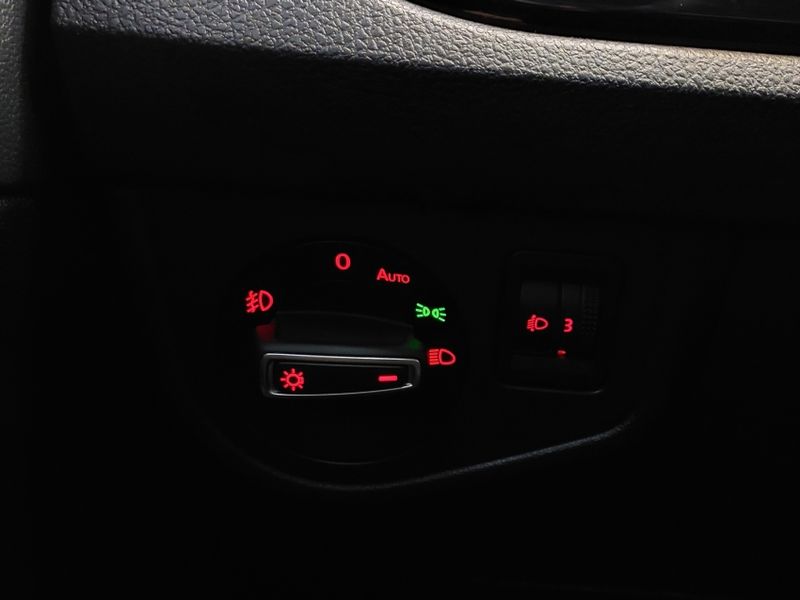 Volkswagen NIVUS 1.0 200 TSI TOTAL FLEX HIGHLINE AUTOMÁTICO 2022/2022 BETIOLO NOVOS E SEMINOVOS LAJEADO / Carros no Vale