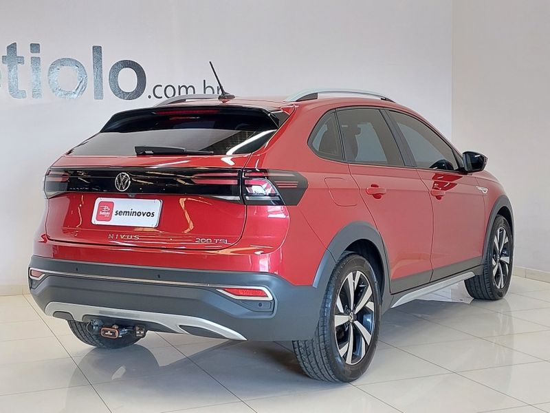 Volkswagen NIVUS 1.0 200 TSI TOTAL FLEX HIGHLINE AUTOMÁTICO 2022/2022 BETIOLO NOVOS E SEMINOVOS LAJEADO / Carros no Vale