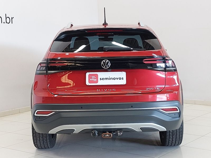 Volkswagen NIVUS 1.0 200 TSI TOTAL FLEX HIGHLINE AUTOMÁTICO 2022/2022 BETIOLO NOVOS E SEMINOVOS LAJEADO / Carros no Vale