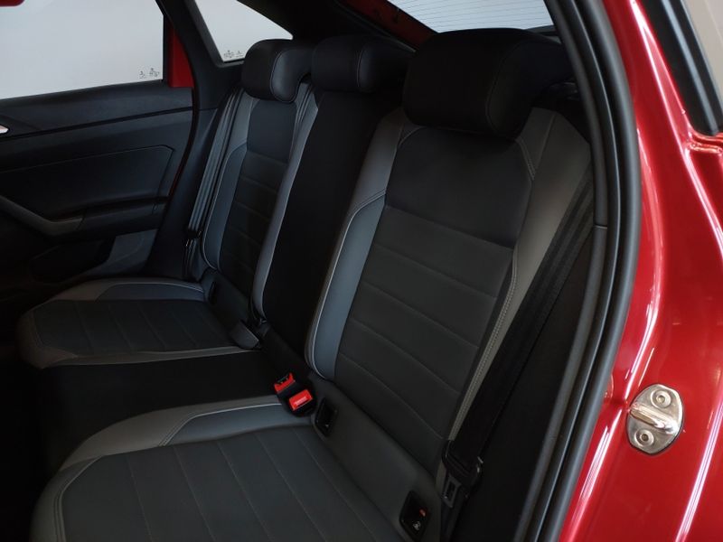 Volkswagen NIVUS 1.0 200 TSI TOTAL FLEX HIGHLINE AUTOMÁTICO 2022/2022 BETIOLO NOVOS E SEMINOVOS LAJEADO / Carros no Vale