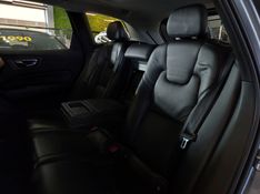 Volvo XC60 2.0 T5 GASOLINA MOMENTUM AWD GEARTRONIC 2020/2020 BETIOLO NOVOS E SEMINOVOS LAJEADO / Carros no Vale