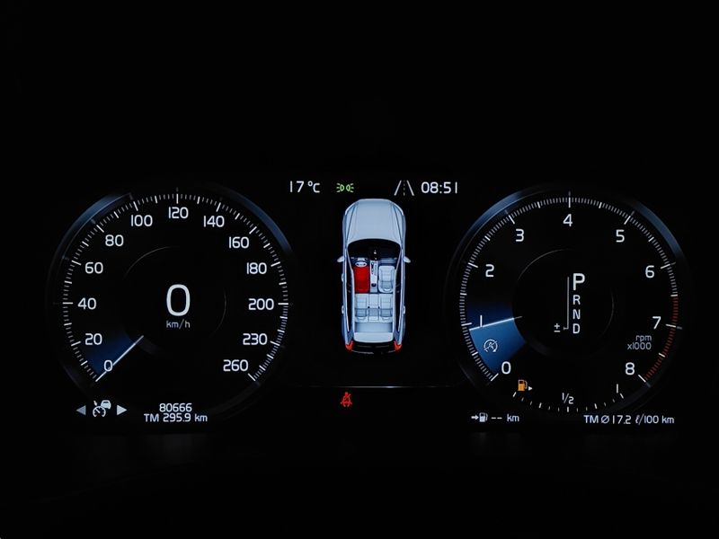 Volvo XC60 2.0 T5 GASOLINA MOMENTUM AWD GEARTRONIC 2020/2020 BETIOLO NOVOS E SEMINOVOS LAJEADO / Carros no Vale