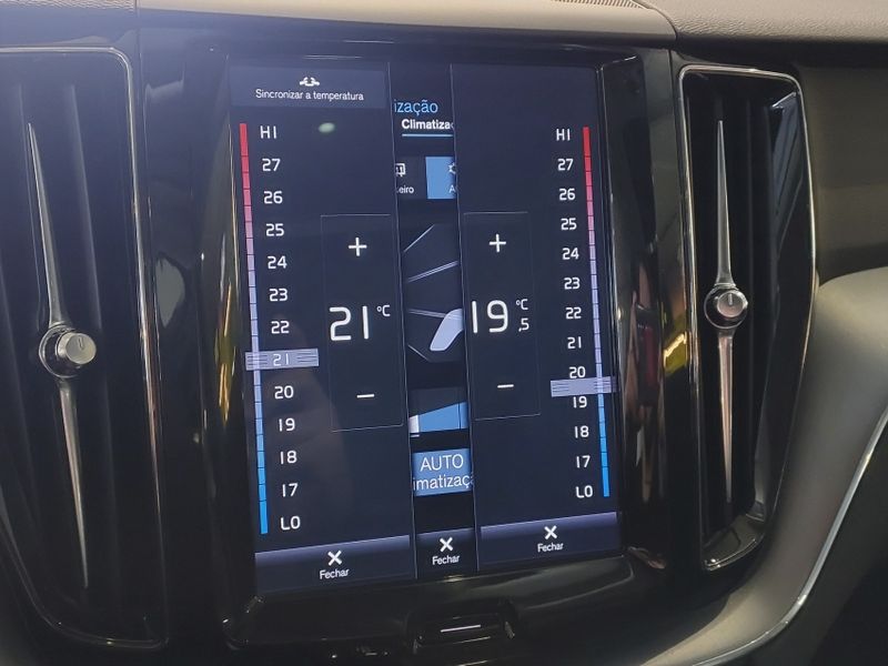 Volvo XC60 2.0 T5 GASOLINA MOMENTUM AWD GEARTRONIC 2020/2020 BETIOLO NOVOS E SEMINOVOS LAJEADO / Carros no Vale