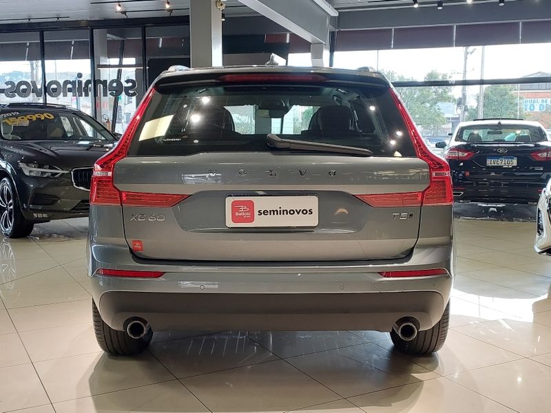 Volvo XC60 2.0 T5 GASOLINA MOMENTUM AWD GEARTRONIC 2020/2020 BETIOLO NOVOS E SEMINOVOS LAJEADO / Carros no Vale