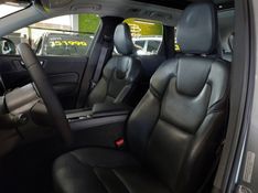 Volvo XC60 2.0 T5 GASOLINA MOMENTUM AWD GEARTRONIC 2020/2020 BETIOLO NOVOS E SEMINOVOS LAJEADO / Carros no Vale