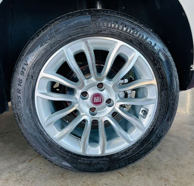 Fiat BRAVO 1.8 ESSENCE 16V FLEX 4P MANUAL 2016/2016 CASTELLAN E TOMAZONI MOTORS CAXIAS DO SUL / Carros no Vale