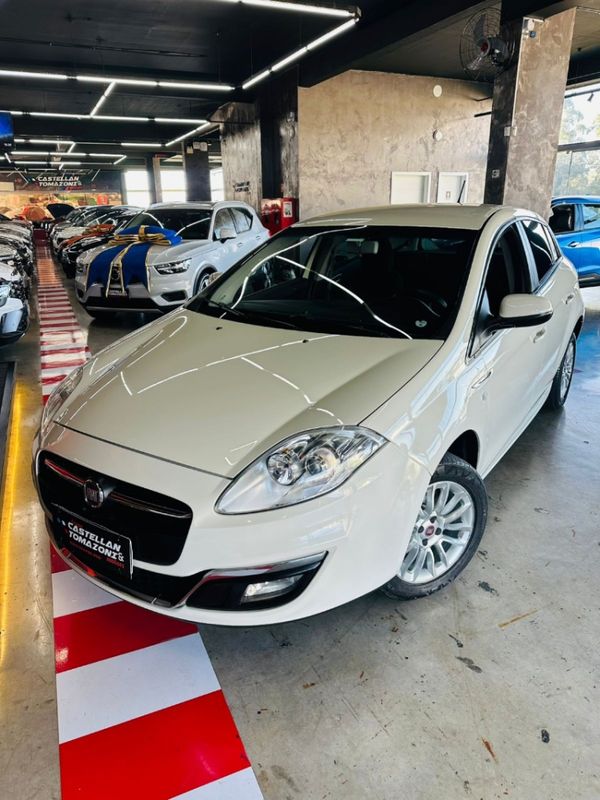 Fiat BRAVO 1.8 ESSENCE 16V FLEX 4P MANUAL 2016/2016 CASTELLAN E TOMAZONI MOTORS CAXIAS DO SUL / Carros no Vale
