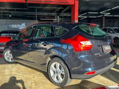 Ford FOCUS 1.6 SE 16V FLEX 4P MANUAL 2014/2015 CASTELLAN E TOMAZONI MOTORS CAXIAS DO SUL / Carros no Vale