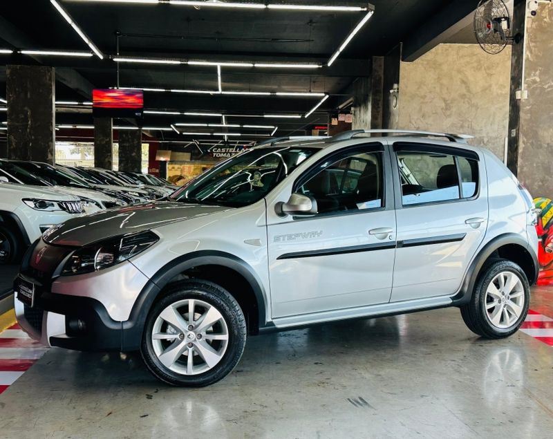 Renault SANDERO 1.6 STEPWAY 16V FLEX 4P AUTOMÁTICO 2013/2014 CASTELLAN E TOMAZONI MOTORS CAXIAS DO SUL / Carros no Vale