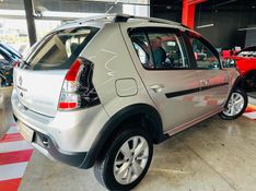 Renault SANDERO 1.6 STEPWAY 16V FLEX 4P AUTOMÁTICO 2013/2014 CASTELLAN E TOMAZONI MOTORS CAXIAS DO SUL / Carros no Vale