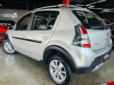 Renault SANDERO 1.6 STEPWAY 16V FLEX 4P AUTOMÁTICO 2013/2014 CASTELLAN E TOMAZONI MOTORS CAXIAS DO SUL / Carros no Vale