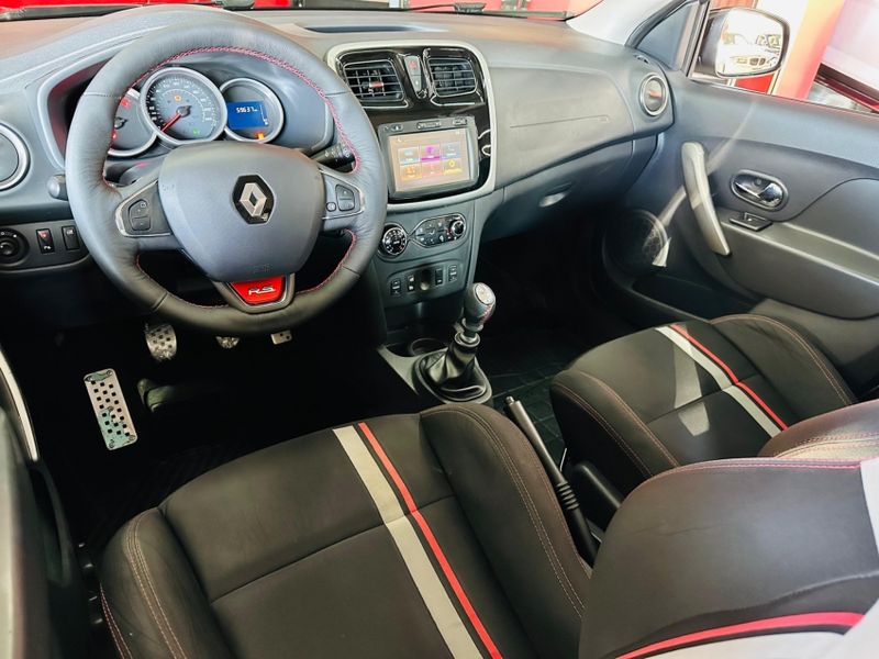 Renault SANDERO 2.0 16V HI-FLEX RS MANUAL 2017/2017 CASTELLAN E TOMAZONI MOTORS CAXIAS DO SUL / Carros no Vale