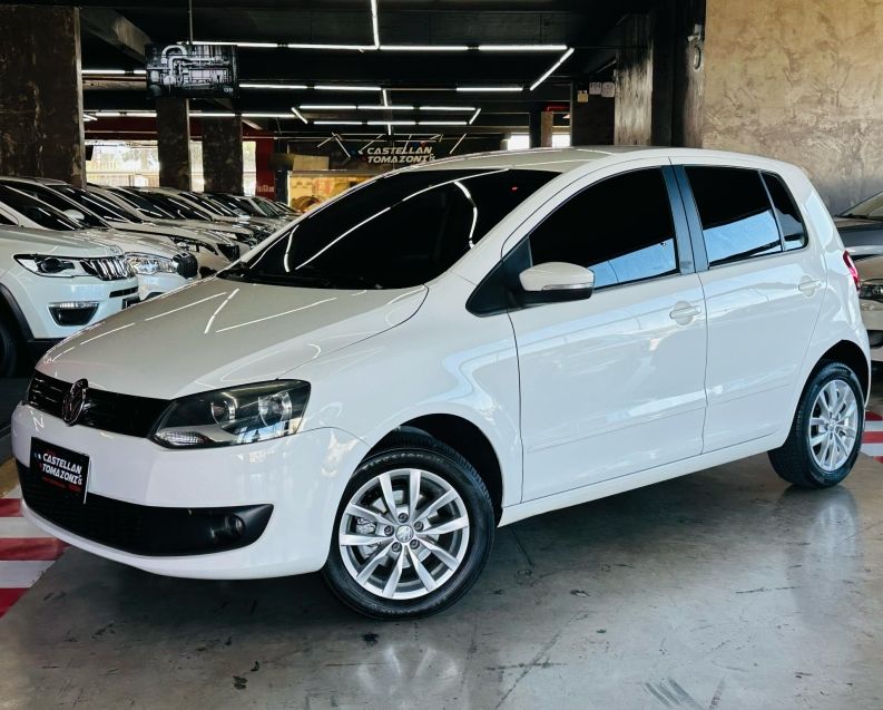 Volkswagen FOX 1.0 MI 8V FLEX 4P MANUAL 2014/2014 CASTELLAN E TOMAZONI MOTORS CAXIAS DO SUL / Carros no Vale