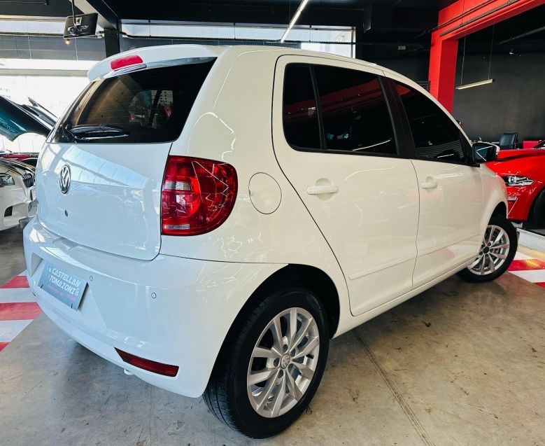 Volkswagen FOX 1.0 MI 8V FLEX 4P MANUAL 2014/2014 CASTELLAN E TOMAZONI MOTORS CAXIAS DO SUL / Carros no Vale
