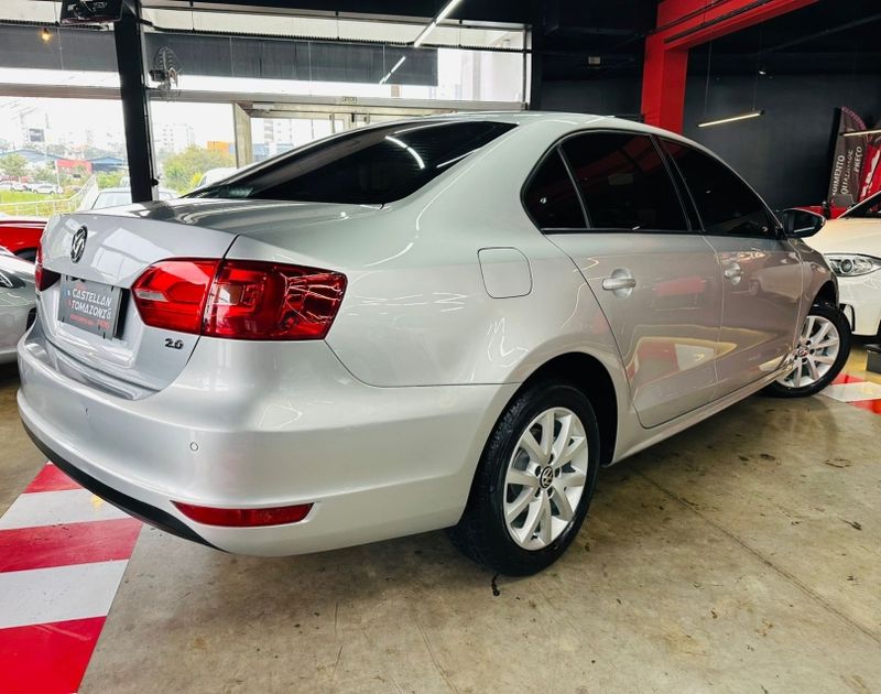 Volkswagen JETTA 2.0 COMFORTLINE FLEX 4P TIPTRONIC 2012/2012 CASTELLAN E TOMAZONI MOTORS CAXIAS DO SUL / Carros no Vale