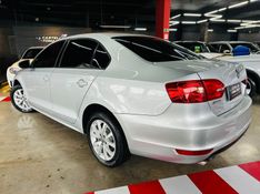 Volkswagen JETTA 2.0 COMFORTLINE FLEX 4P TIPTRONIC 2012/2012 CASTELLAN E TOMAZONI MOTORS CAXIAS DO SUL / Carros no Vale