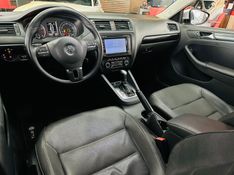 Volkswagen JETTA 2.0 COMFORTLINE FLEX 4P TIPTRONIC 2012/2012 CASTELLAN E TOMAZONI MOTORS CAXIAS DO SUL / Carros no Vale