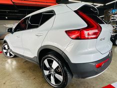 Volvo XC40 2.0 T4 GASOLINA MOMENTUM GEARTRONIC 2020/2020 CASTELLAN E TOMAZONI MOTORS CAXIAS DO SUL / Carros no Vale