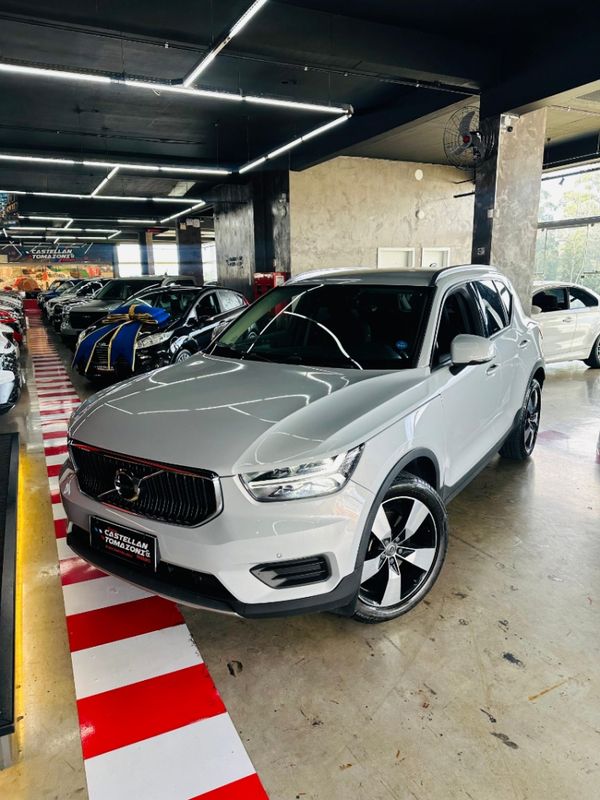 Volvo XC40 2.0 T4 GASOLINA MOMENTUM GEARTRONIC 2020/2020 CASTELLAN E TOMAZONI MOTORS CAXIAS DO SUL / Carros no Vale