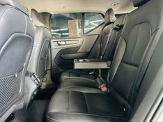 Volvo XC40 2.0 T4 GASOLINA MOMENTUM GEARTRONIC 2020/2020 CASTELLAN E TOMAZONI MOTORS CAXIAS DO SUL / Carros no Vale