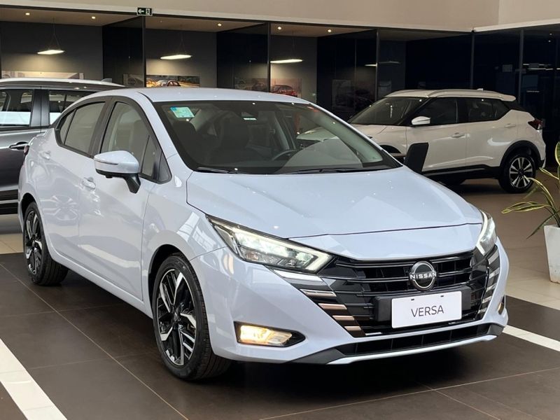 Nissan VERSA 1.6 16V FLEX EXCLUSIVE XTRONIC 2024/2025 DRSUL SEMINOVOS CAXIAS DO SUL – LAJEADO – SANTA CRUZ DO SUL / Carros no Vale