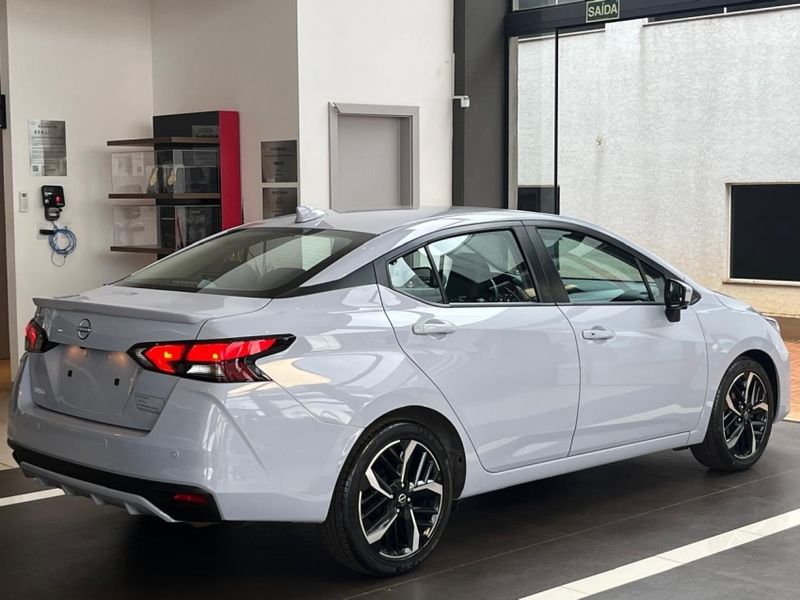 Nissan VERSA 1.6 16V FLEX EXCLUSIVE XTRONIC 2024/2025 DRSUL SEMINOVOS CAXIAS DO SUL – LAJEADO – SANTA CRUZ DO SUL / Carros no Vale