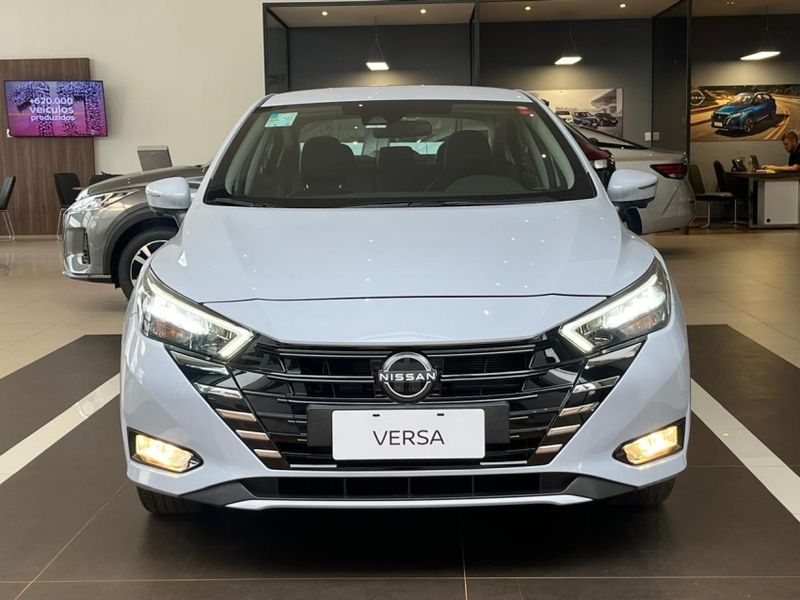 Nissan VERSA 1.6 16V FLEX EXCLUSIVE XTRONIC 2024/2025 DRSUL SEMINOVOS CAXIAS DO SUL – LAJEADO – SANTA CRUZ DO SUL / Carros no Vale