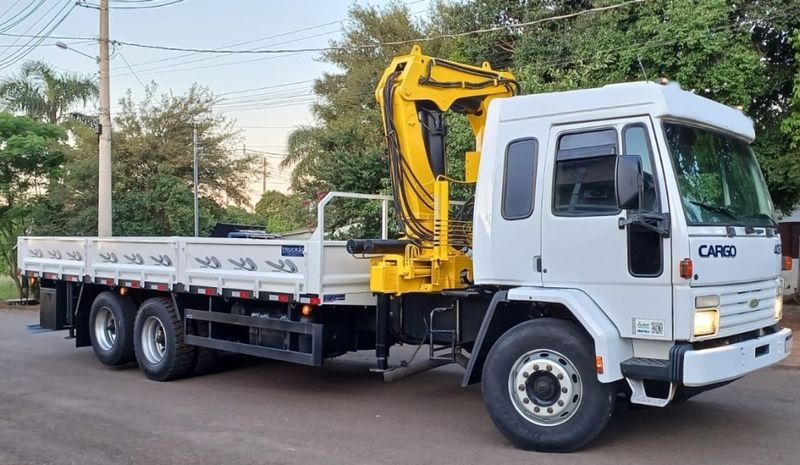 Ford Cargo 4030 6×2 Munck 35 Ton 2000/2000 CAMINHÕES & CAMIONETAS PASSO FUNDO / Carros no Vale