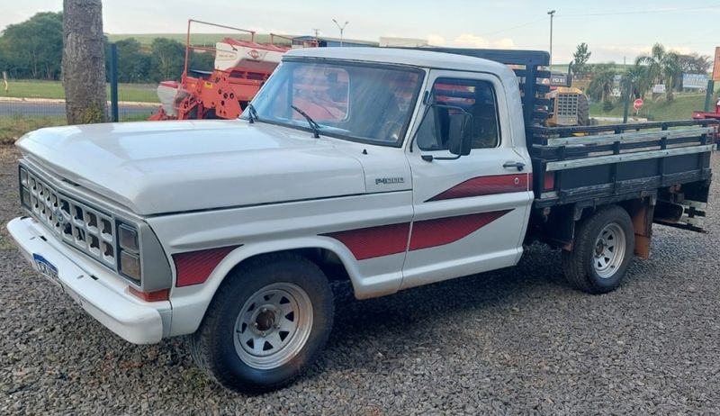 Ford F-1000 3.9 SUPER SÉRIE CS 8V DIESEL 2P MANUAL 1983/1983 CAMINHÕES & CAMIONETAS PASSO FUNDO / Carros no Vale