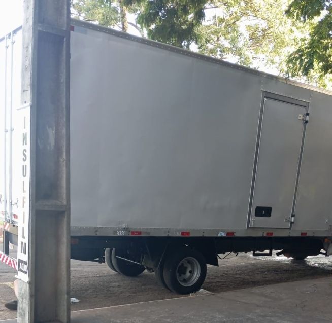 Iveco Daily CHASSI 55C16 BAÚ 5,5 Mt 2009/2010 CAMINHÕES & CAMIONETAS PASSO FUNDO / Carros no Vale