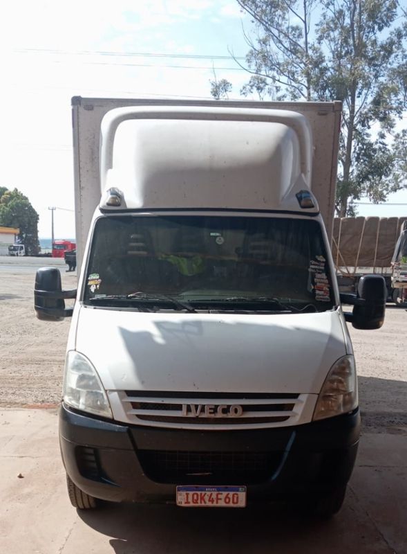 Iveco Daily CHASSI 55C16 BAÚ 5,5 Mt 2009/2010 CAMINHÕES & CAMIONETAS PASSO FUNDO / Carros no Vale