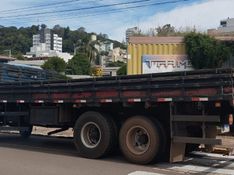 Mercedes-Benz 1113 MB 1113 6×2 Graneleiro 1973/1973 CAMINHÕES & CAMIONETAS PASSO FUNDO / Carros no Vale