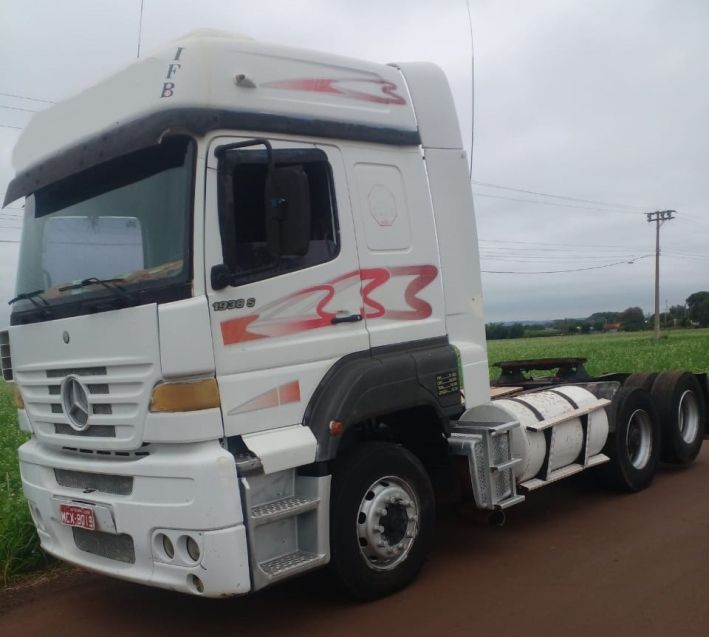 Mercedes-Benz 1938 LS-1938 3-Eixos 2002/2002 CAMINHÕES & CAMIONETAS PASSO FUNDO / Carros no Vale
