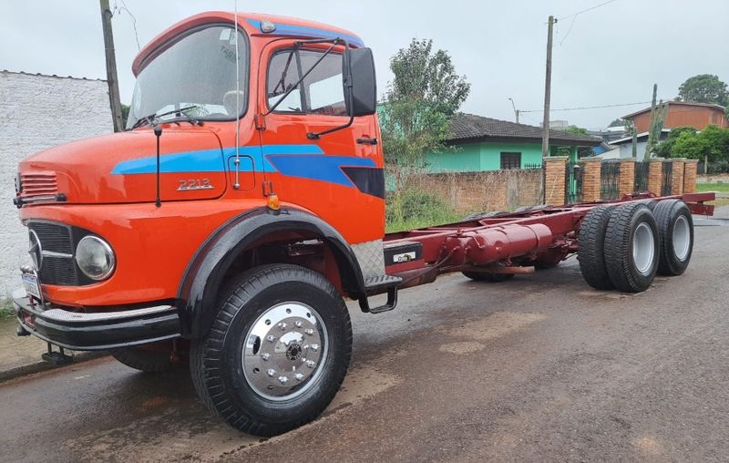 Mercedes-Benz 2213 L-2213 3-Eixos 6×4 Reduzido 1975/1975 CAMINHÕES & CAMIONETAS PASSO FUNDO / Carros no Vale