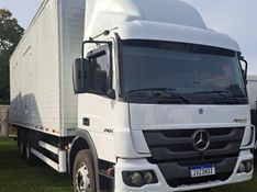 Mercedes-Benz Atego 2426 6×2 Baú 2014/2014 CAMINHÕES & CAMIONETAS PASSO FUNDO / Carros no Vale