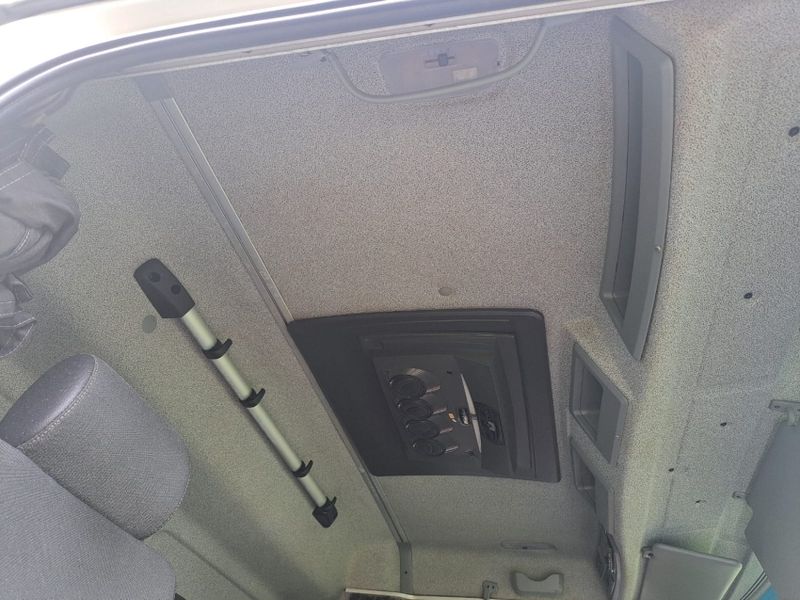 Mercedes-Benz Atego 2426 6×2 Baú 2014/2014 CAMINHÕES & CAMIONETAS PASSO FUNDO / Carros no Vale