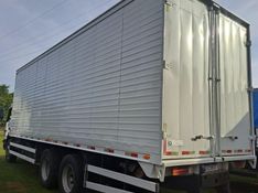 Mercedes-Benz Atego 2426 6×2 Baú 2014/2014 CAMINHÕES & CAMIONETAS PASSO FUNDO / Carros no Vale