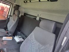 Mercedes-Benz Atego 2426 6×2 Baú 2014/2014 CAMINHÕES & CAMIONETAS PASSO FUNDO / Carros no Vale