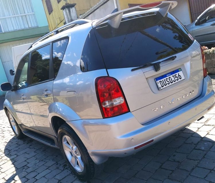 Ssangyong REXTON 2.7 I5 XDI DIESEL RX270 4WD AUTOMÁTICO 2008/2008 CAMINHÕES & CAMIONETAS PASSO FUNDO / Carros no Vale