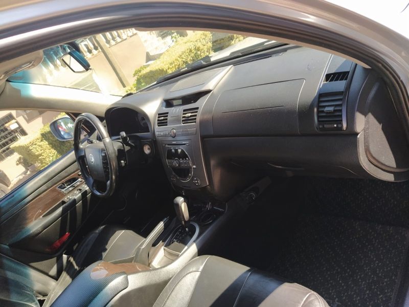 Ssangyong REXTON 2.7 I5 XDI DIESEL RX270 4WD AUTOMÁTICO 2008/2008 CAMINHÕES & CAMIONETAS PASSO FUNDO / Carros no Vale