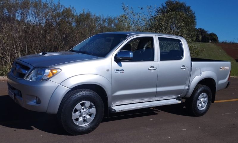 Toyota HILUX 3.0 SRV 4X4 CD 16V TURBO INTERCOOLER DIESEL 4P AUTOMÁTICO 2008/2008 CAMINHÕES & CAMIONETAS PASSO FUNDO / Carros no Vale