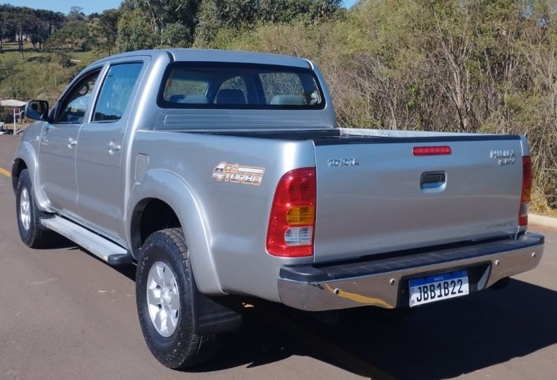 Toyota HILUX 3.0 SRV 4X4 CD 16V TURBO INTERCOOLER DIESEL 4P AUTOMÁTICO 2008/2008 CAMINHÕES & CAMIONETAS PASSO FUNDO / Carros no Vale